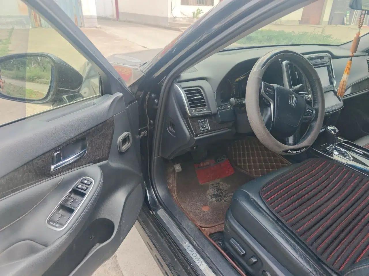 Toyota Crown 2018 2.0T Fashion Edition — миниатюра 16