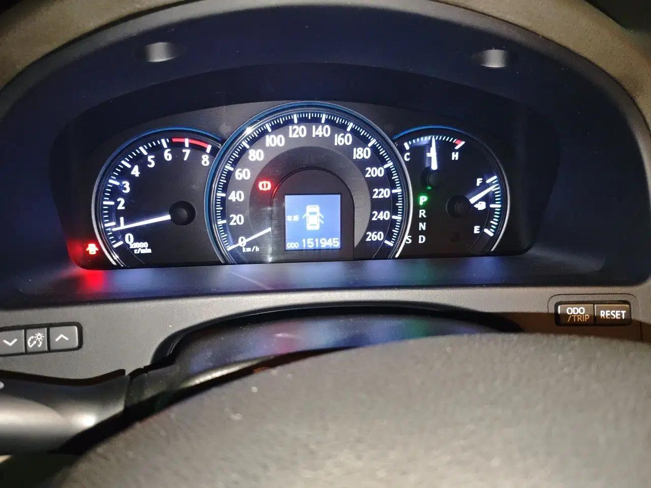 Toyota Crown 2010 2.5L Royal Leather Sunroof Navigation Edition — миниатюра 11