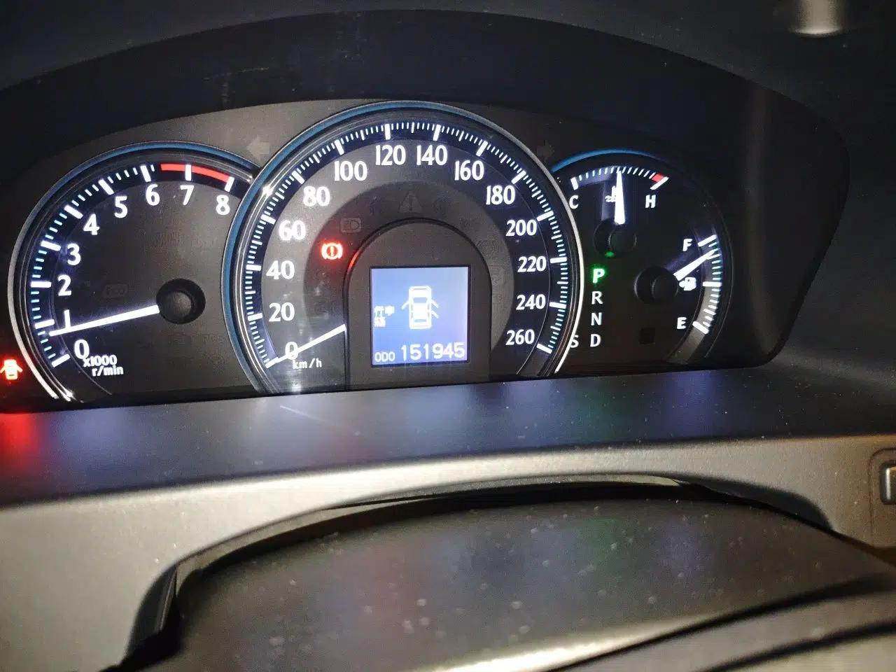 Toyota Crown 2010 2.5L Royal Leather Sunroof Navigation Edition — миниатюра 12