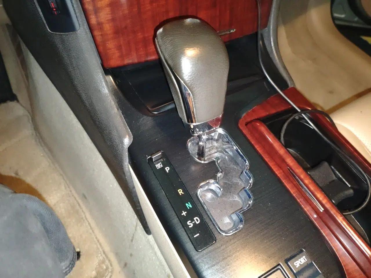 Toyota Crown 2010 2.5L Royal Leather Sunroof Navigation Edition — миниатюра 14