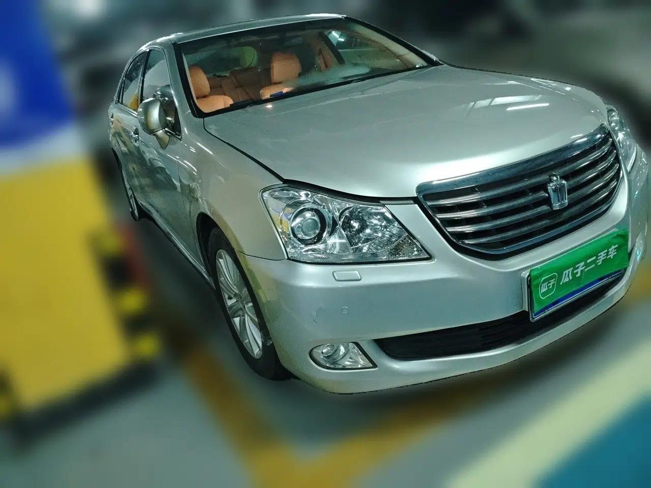 Toyota Crown 2010 2.5L Royal Leather Sunroof Navigation Edition — миниатюра 3