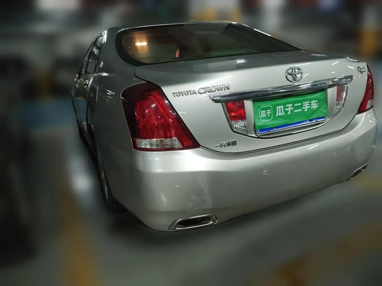 Toyota Crown 2010 2.5L Royal Leather Sunroof Navigation Edition — миниатюра 4