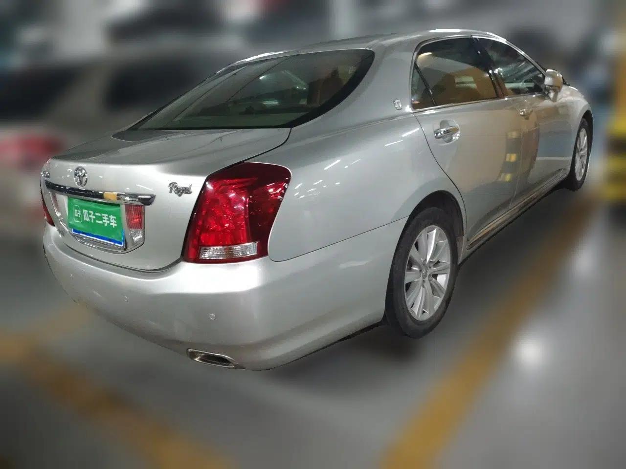 Toyota Crown 2010 2.5L Royal Leather Sunroof Navigation Edition — миниатюра 6