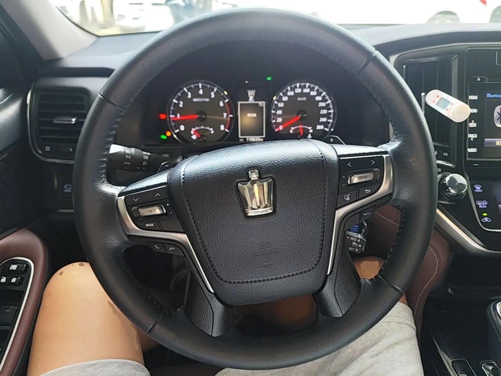 Toyota Crown 2018 2.0T Sport Edition — миниатюра 13