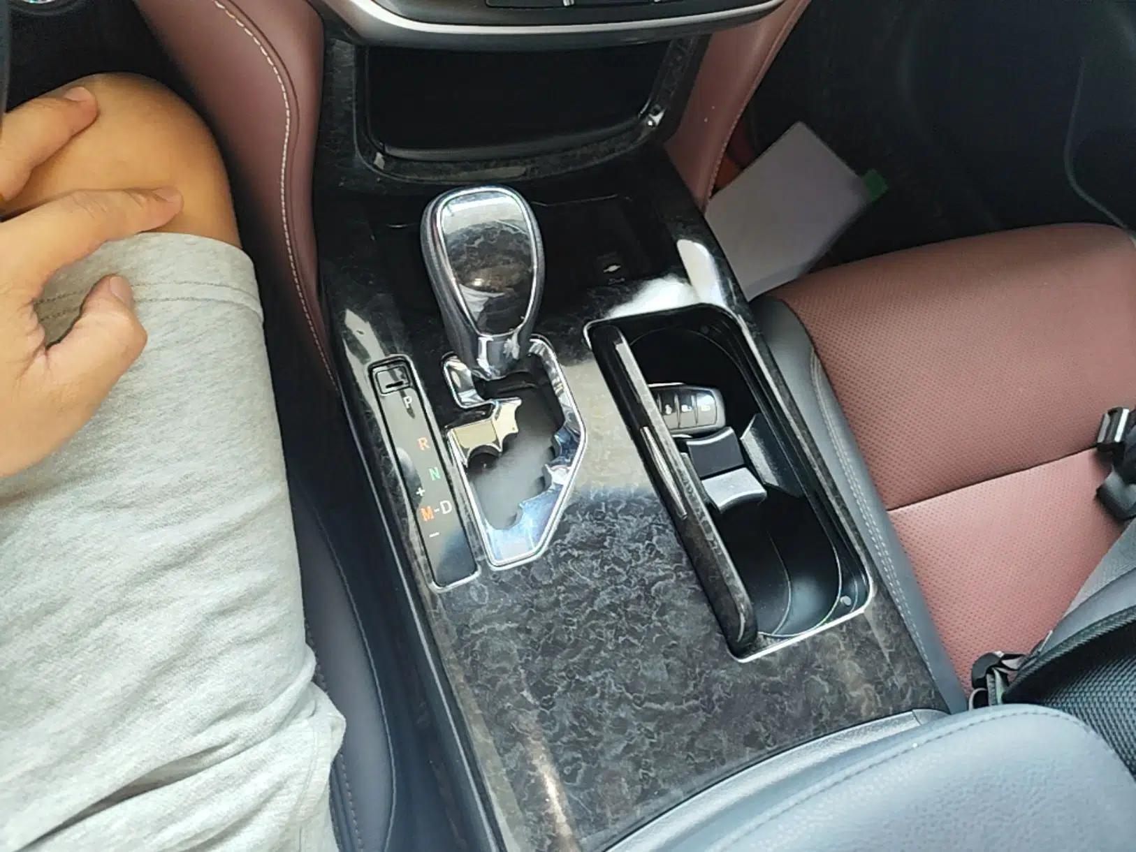 Toyota Crown 2018 2.0T Sport Edition — миниатюра 16