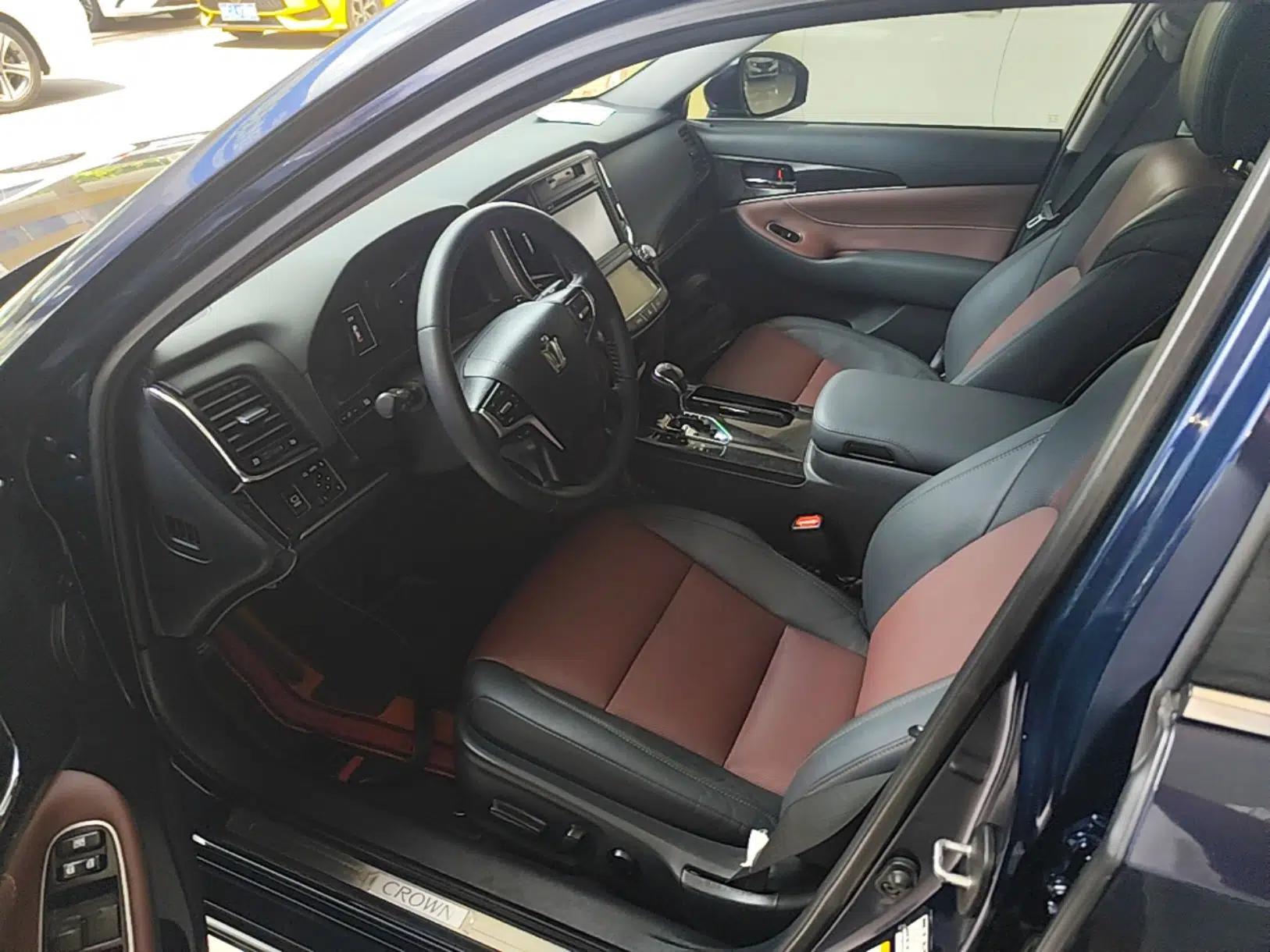 Toyota Crown 2018 2.0T Sport Edition — миниатюра 17