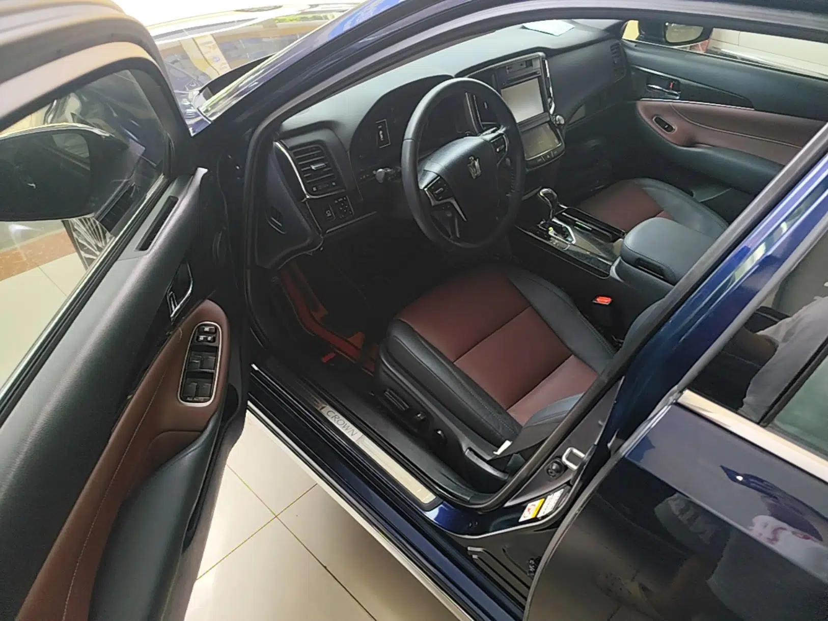 Toyota Crown 2018 2.0T Sport Edition — миниатюра 18