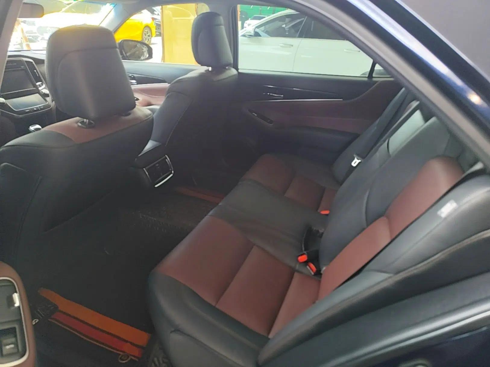 Toyota Crown 2018 2.0T Sport Edition — миниатюра 20