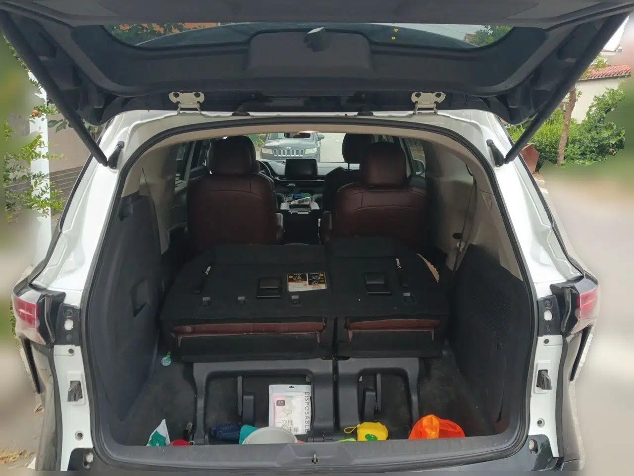 Toyota Granvia 2023 2.5L Hybrid Luxury Edition — миниатюра 19