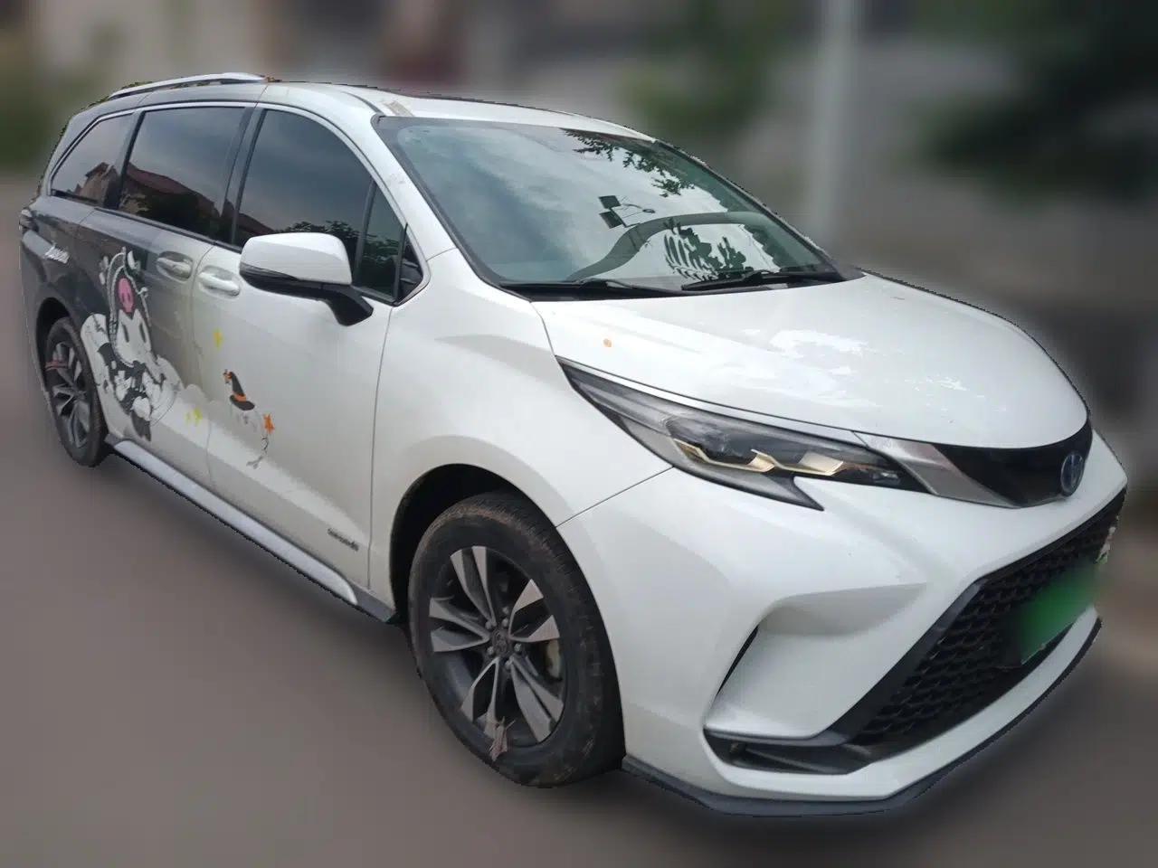 Toyota Granvia 2023 2.5L Hybrid Luxury Edition — миниатюра 3