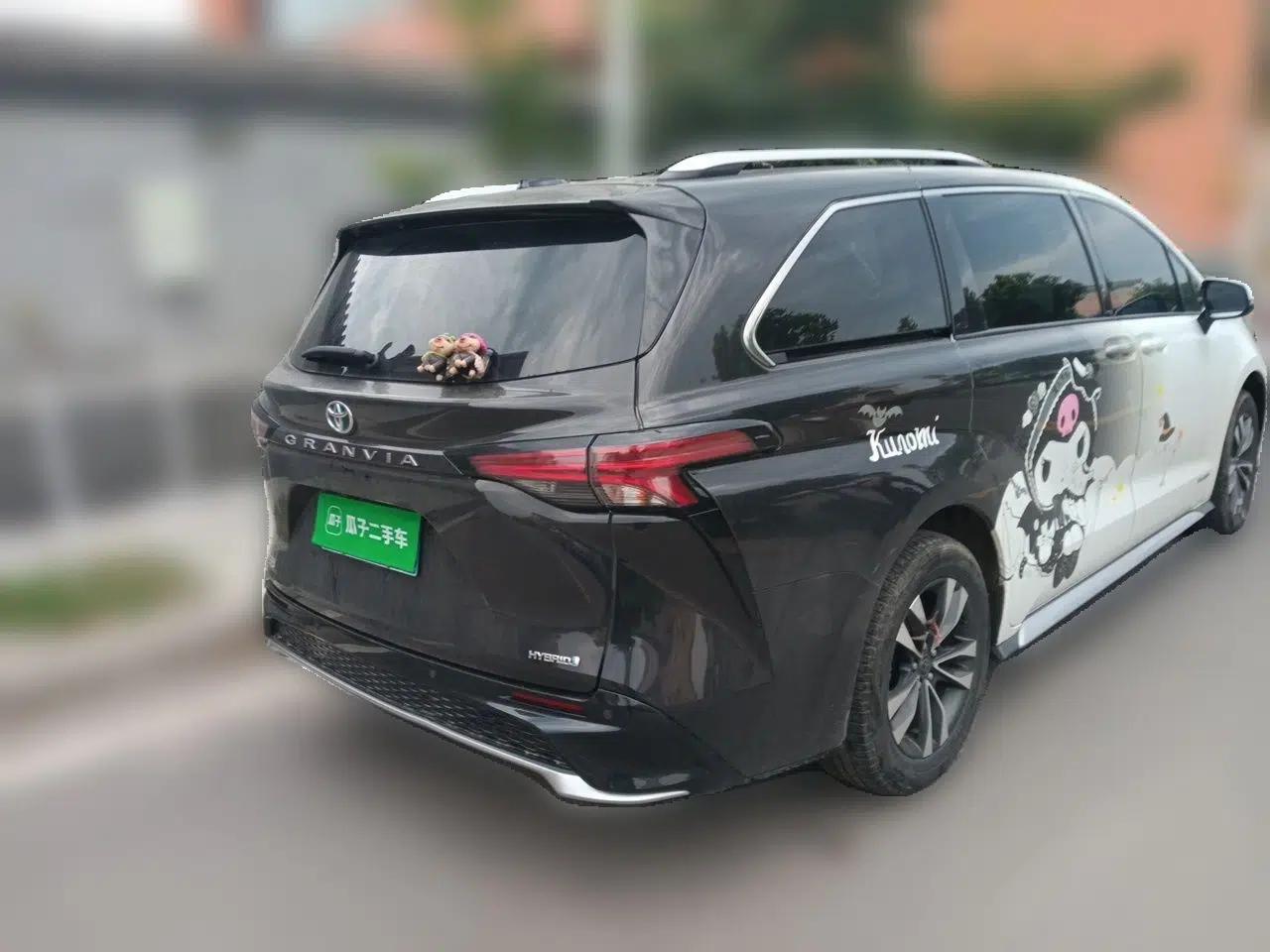 Toyota Granvia 2023 2.5L Hybrid Luxury Edition — миниатюра 6