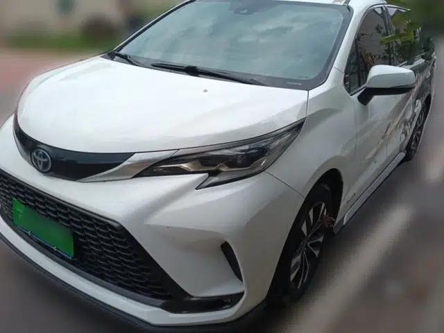 Toyota Granvia 2023 2.5L Hybrid Luxury Edition