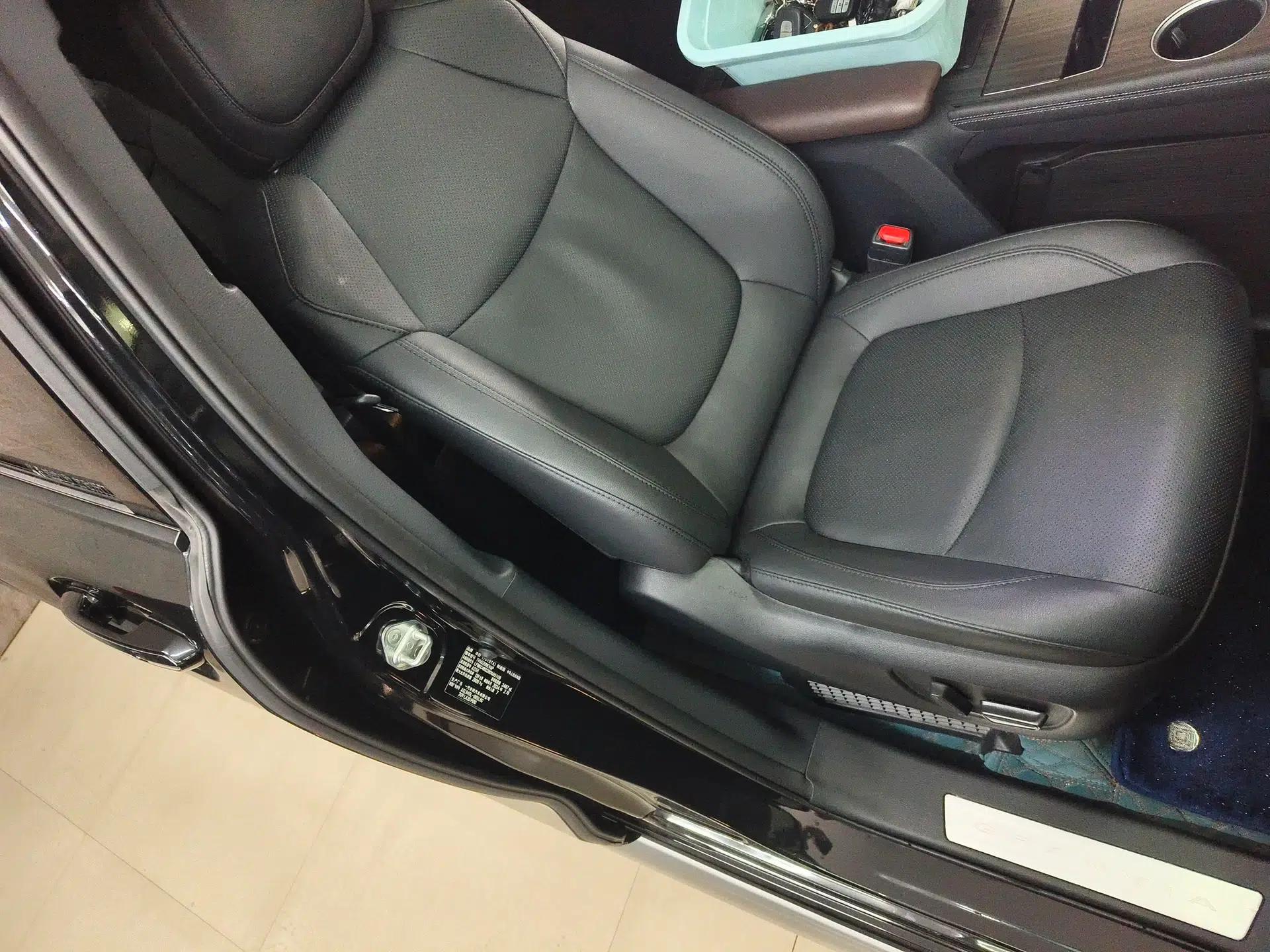 Toyota Granvia 2023 2.5L Hybrid Prestige VIP Edition — миниатюра 14