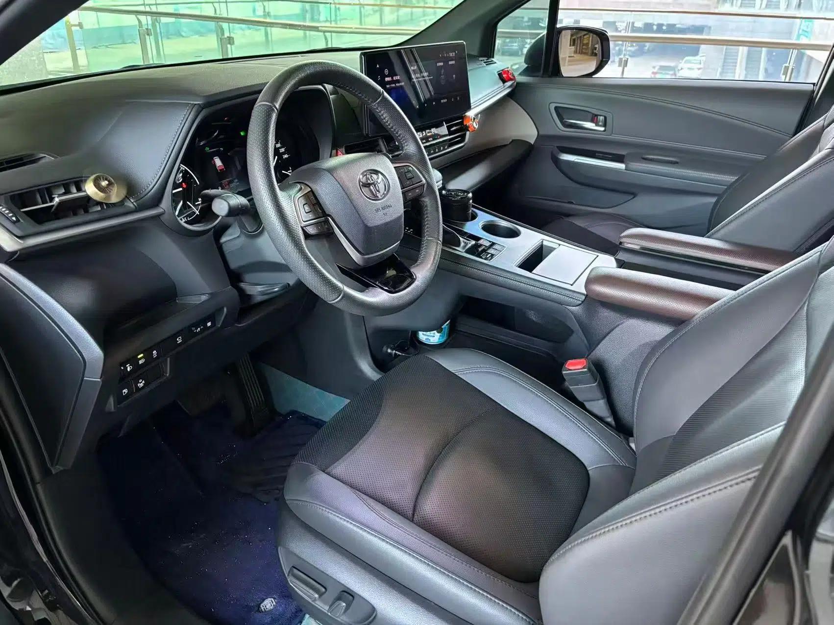 Toyota Granvia 2023 2.5L Hybrid Prestige VIP Edition — миниатюра 17