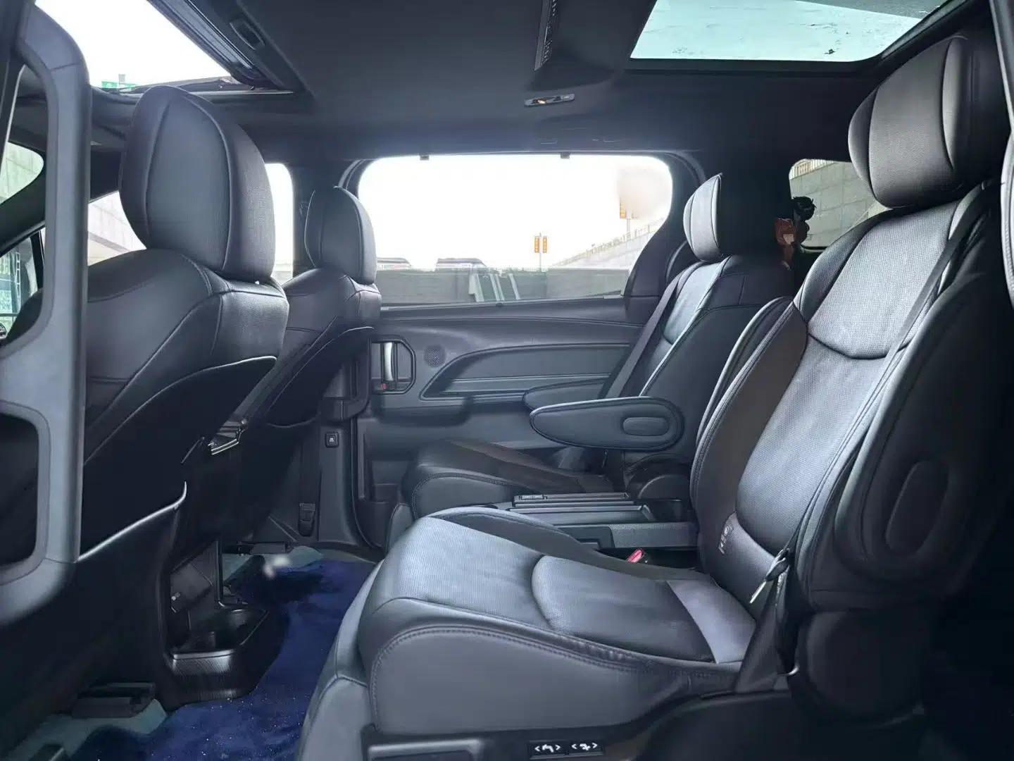 Toyota Granvia 2023 2.5L Hybrid Prestige VIP Edition — миниатюра 18