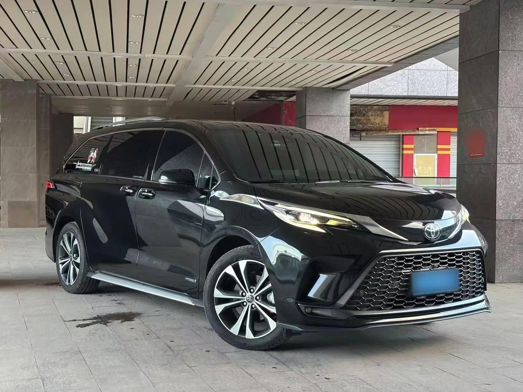 Toyota Granvia 2023 2.5L Hybrid Prestige VIP Edition — миниатюра 3