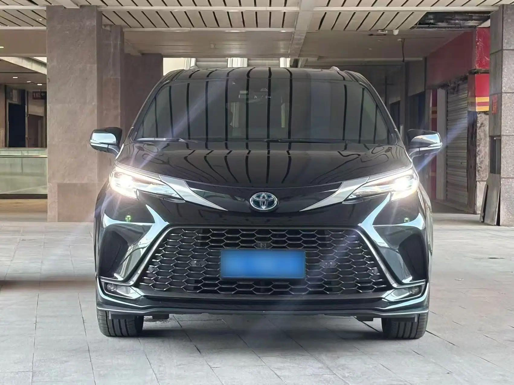 Toyota Granvia 2023 2.5L Hybrid Prestige VIP Edition — миниатюра 7