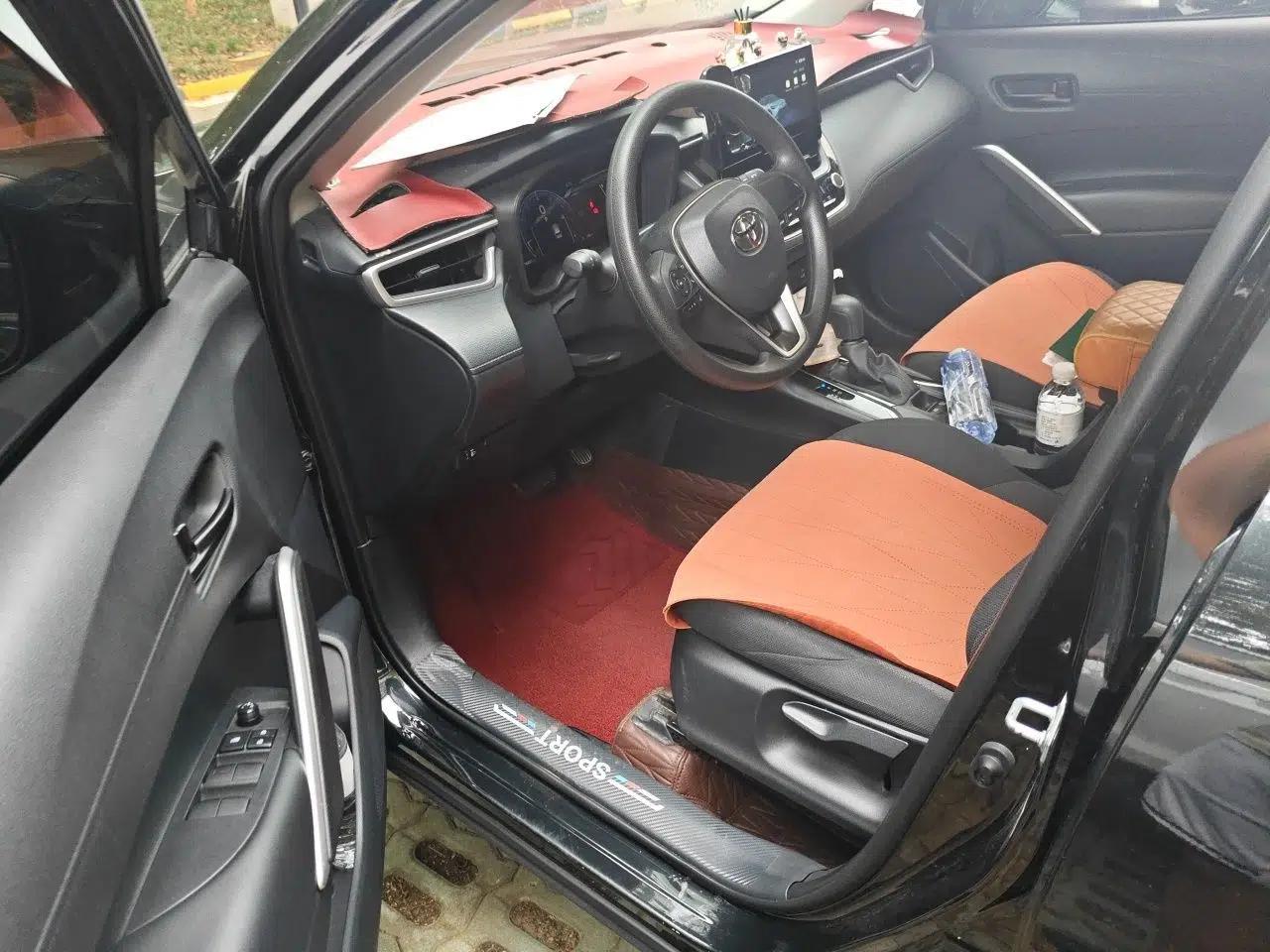 Toyota FRONTLANDER 2024 2.0L CVT Elite Edition — миниатюра 16
