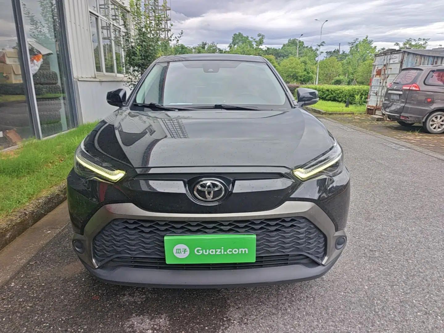 Toyota FRONTLANDER 2022 2.0L CVT Luxury Edition — миниатюра 2