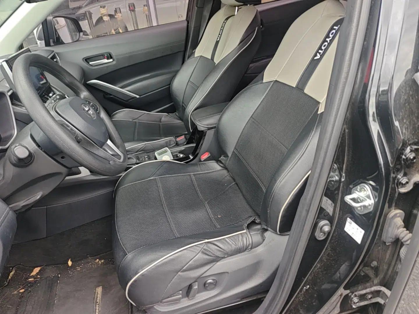 Toyota FRONTLANDER 2022 2.0L CVT Luxury Edition — миниатюра 17