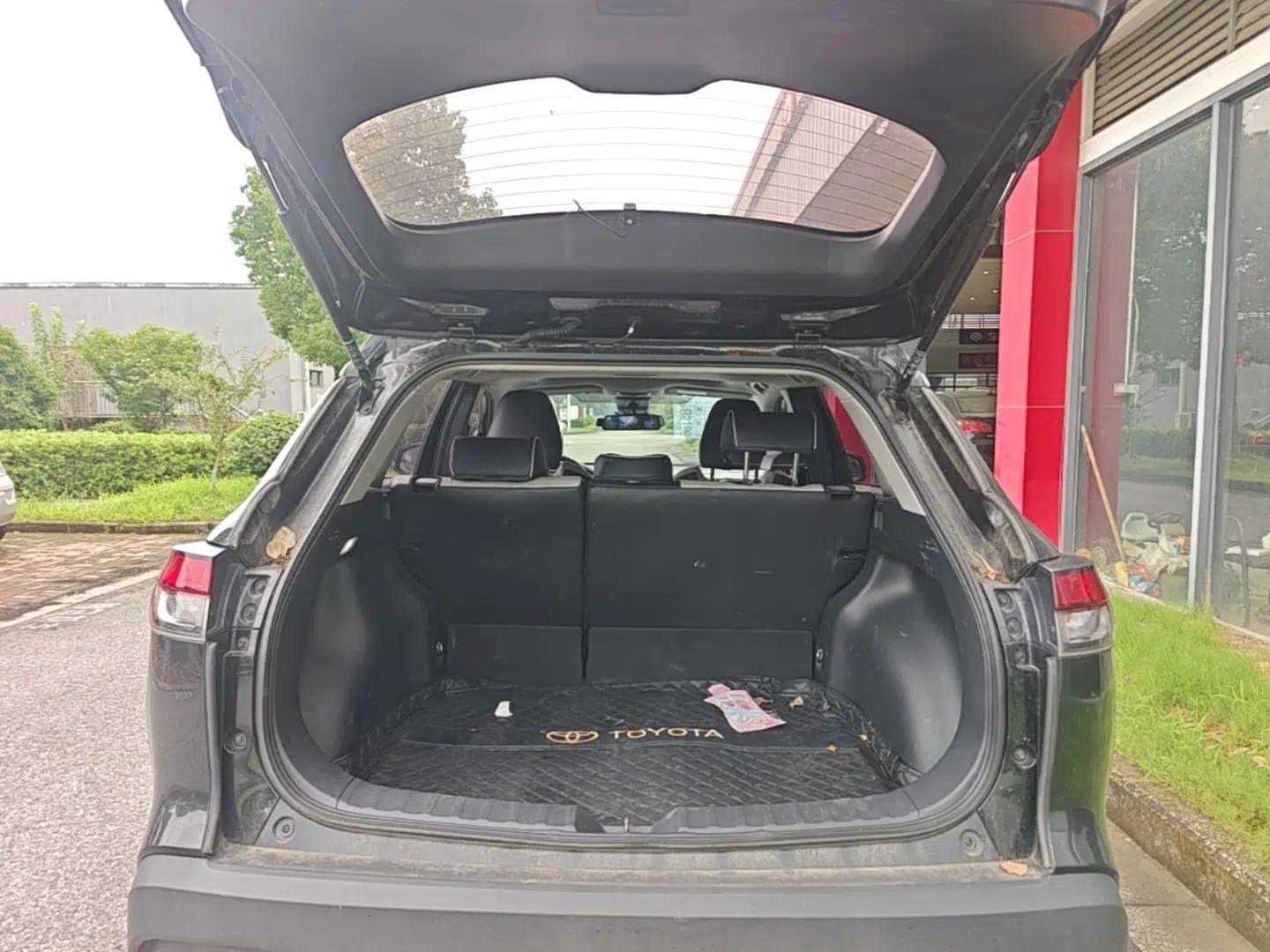 Toyota FRONTLANDER 2022 2.0L CVT Luxury Edition — миниатюра 22