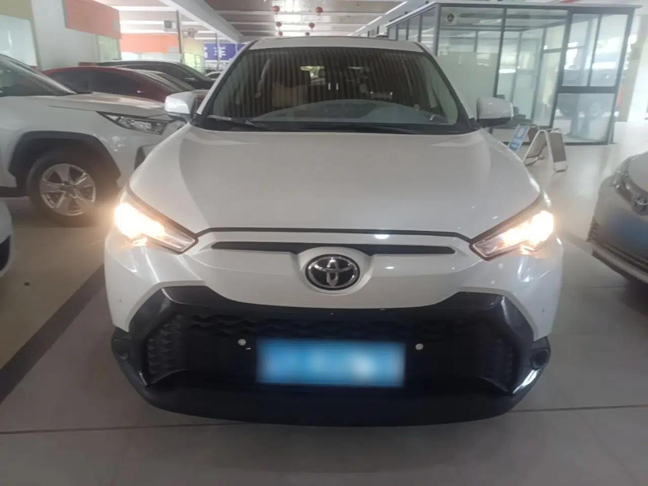 Toyota FRONTLANDER 2022 2.0L CVT Leading Edition — миниатюра 2