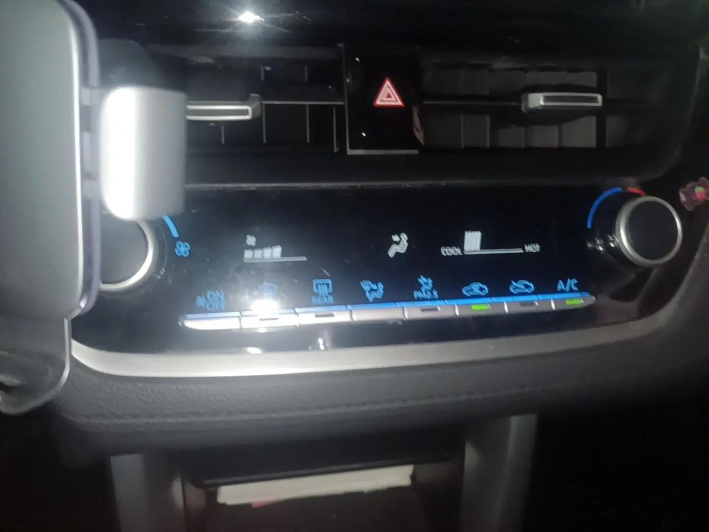 Toyota FRONTLANDER 2022 2.0L CVT Leading Edition — миниатюра 15