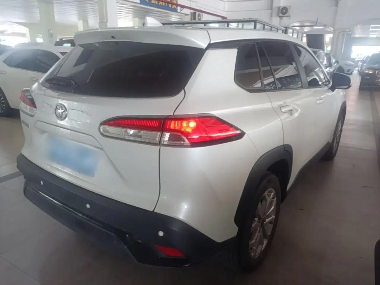 Toyota FRONTLANDER 2022 2.0L CVT Leading Edition — миниатюра 6