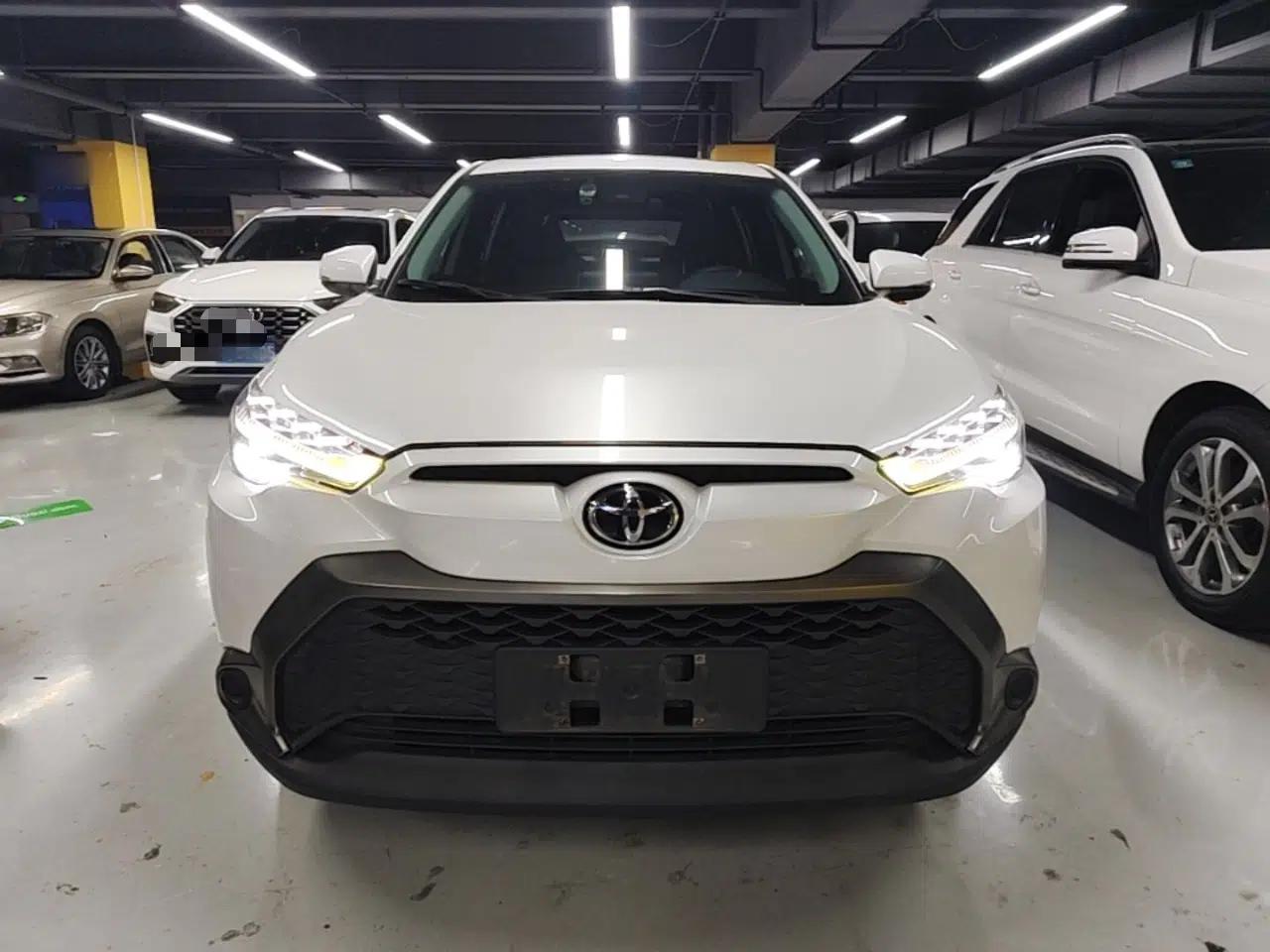 Toyota FRONTLANDER 2022 2.0L CVT Luxury Edition — миниатюра 2