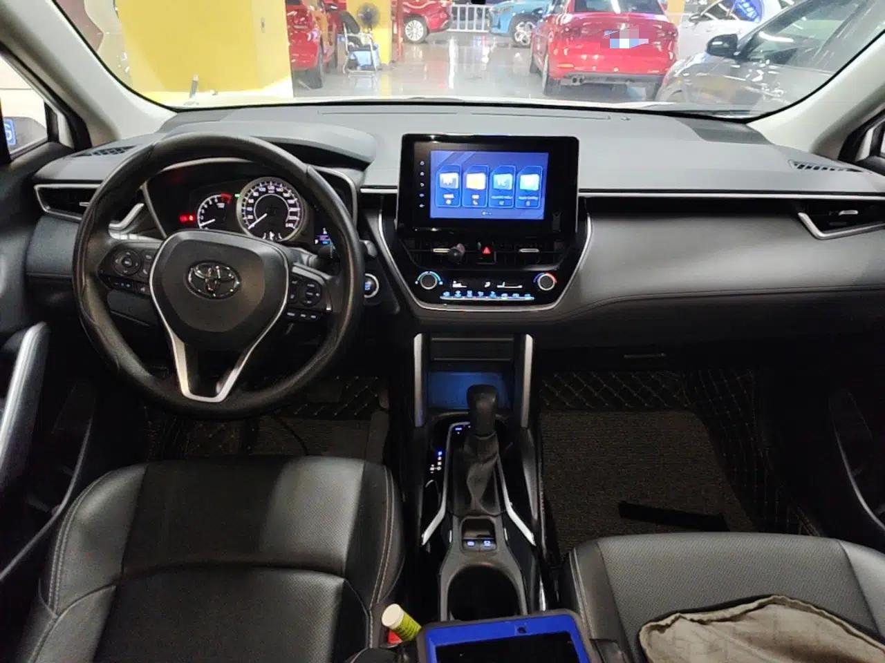 Toyota FRONTLANDER 2022 2.0L CVT Luxury Edition — миниатюра 12