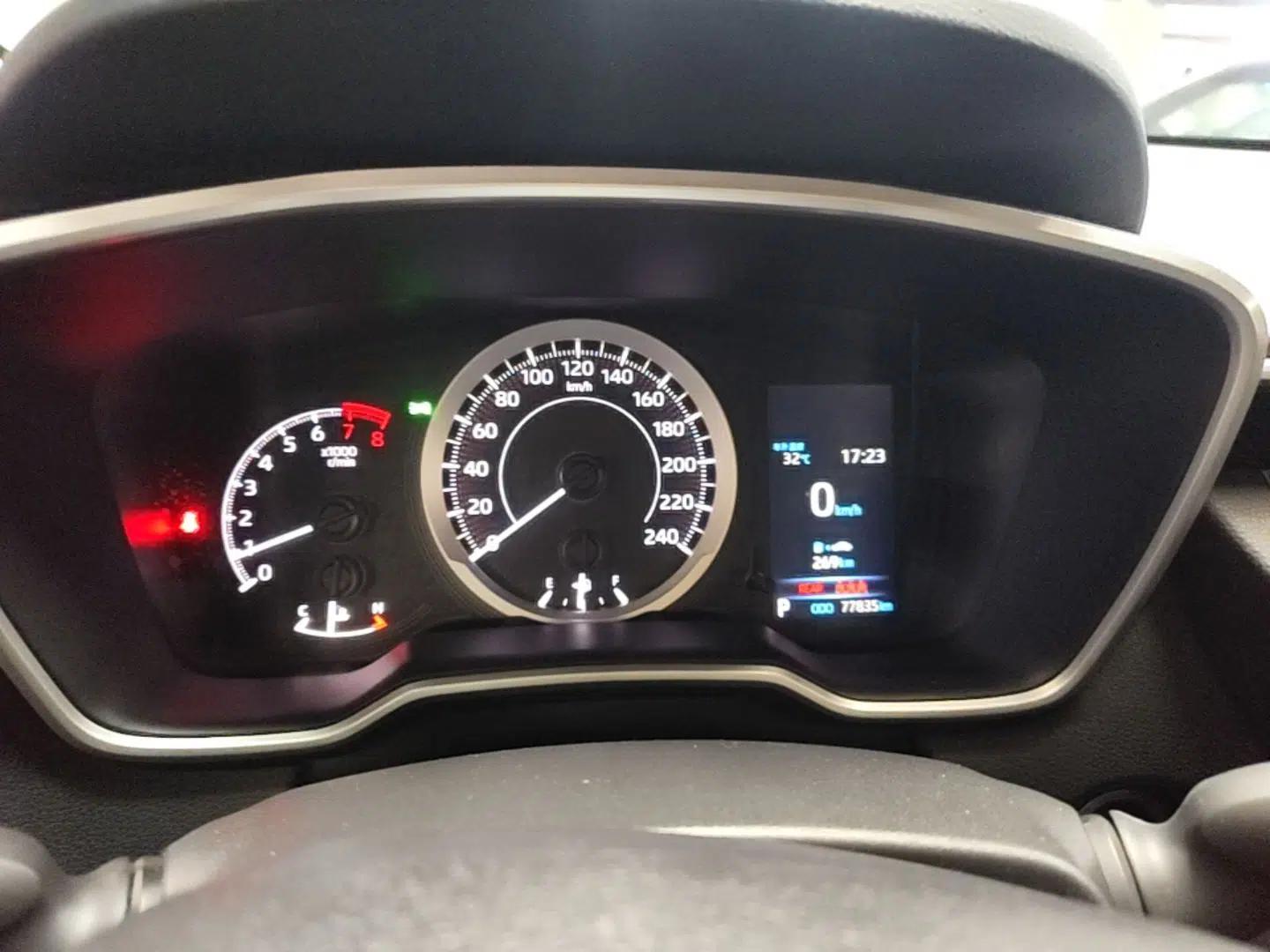 Toyota FRONTLANDER 2022 2.0L CVT Luxury Edition — миниатюра 14