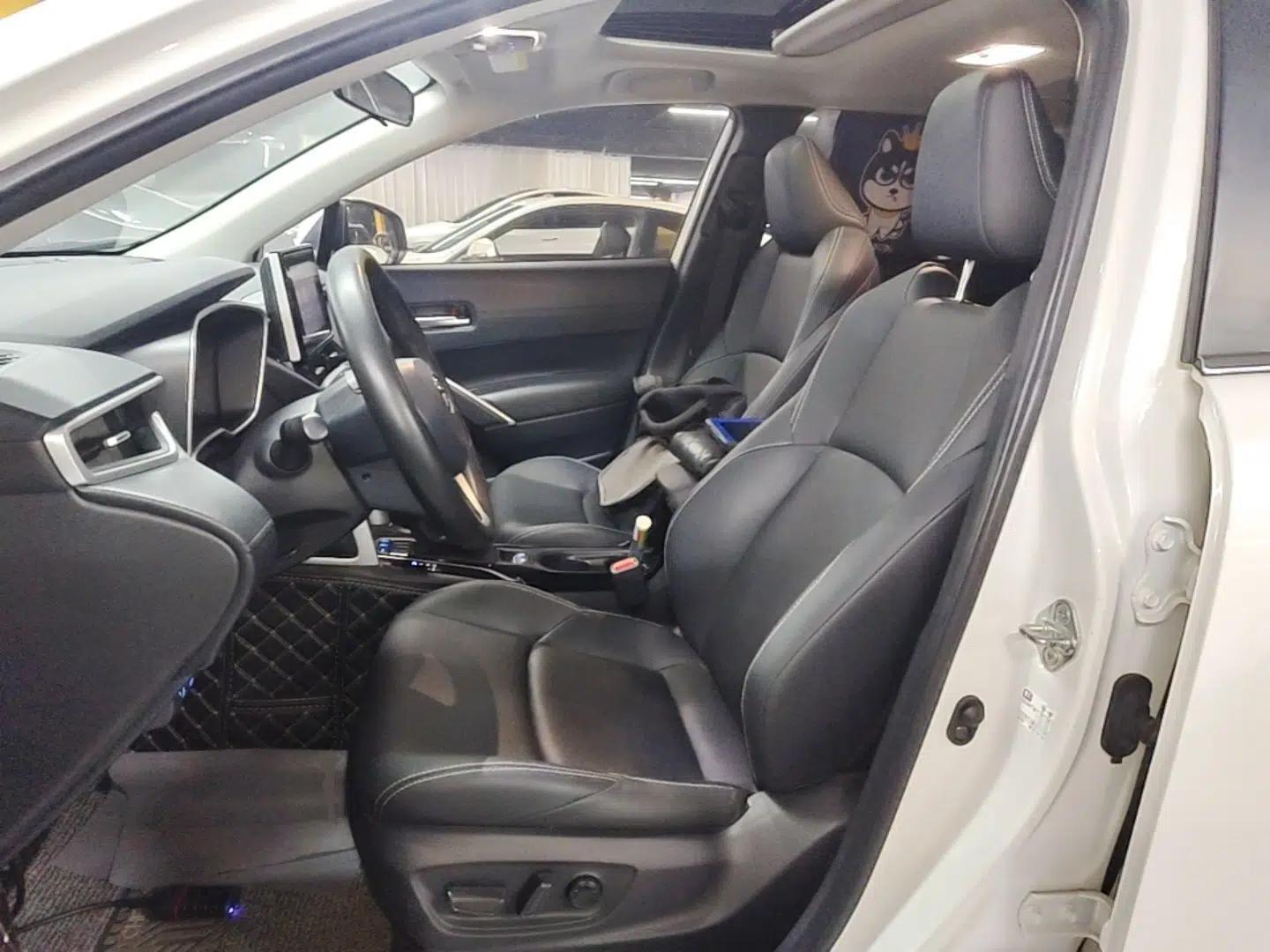 Toyota FRONTLANDER 2022 2.0L CVT Luxury Edition — миниатюра 17