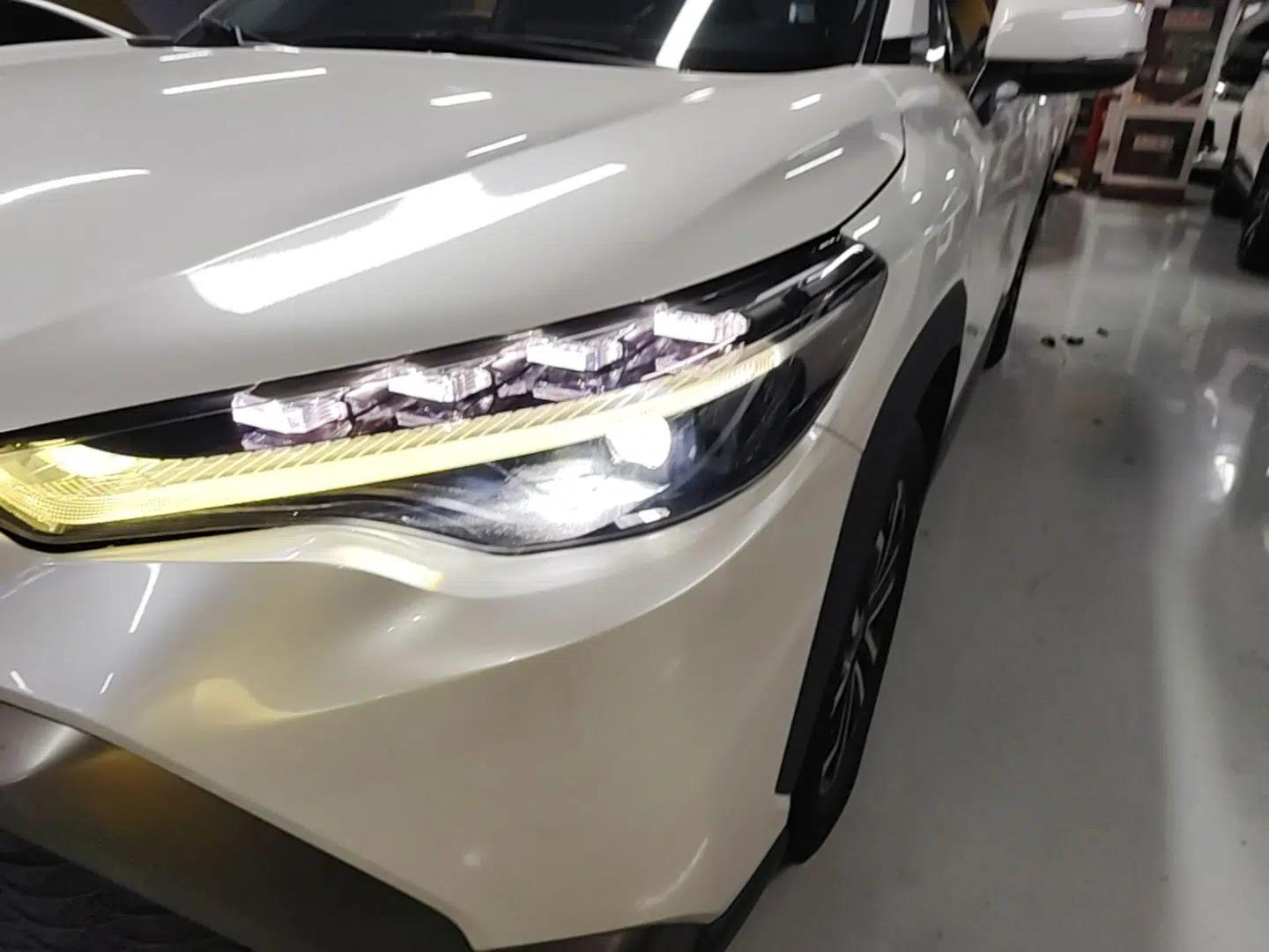 Toyota FRONTLANDER 2022 2.0L CVT Luxury Edition — миниатюра 8