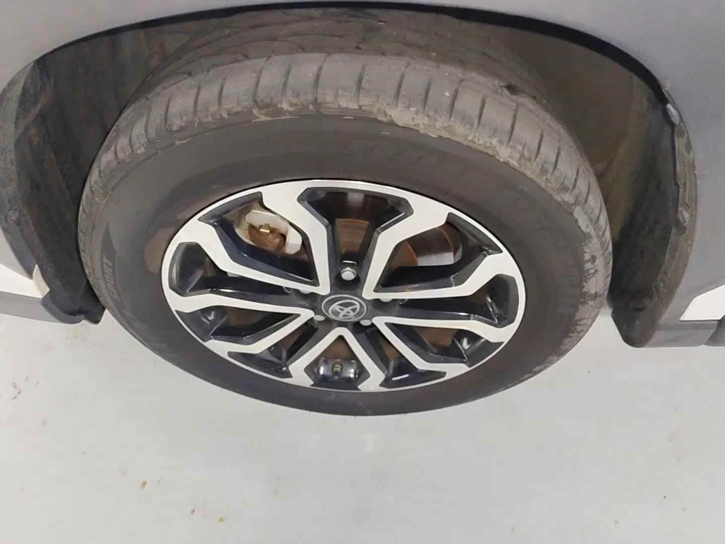 Toyota FRONTLANDER 2022 2.0L CVT Luxury Edition — миниатюра 10
