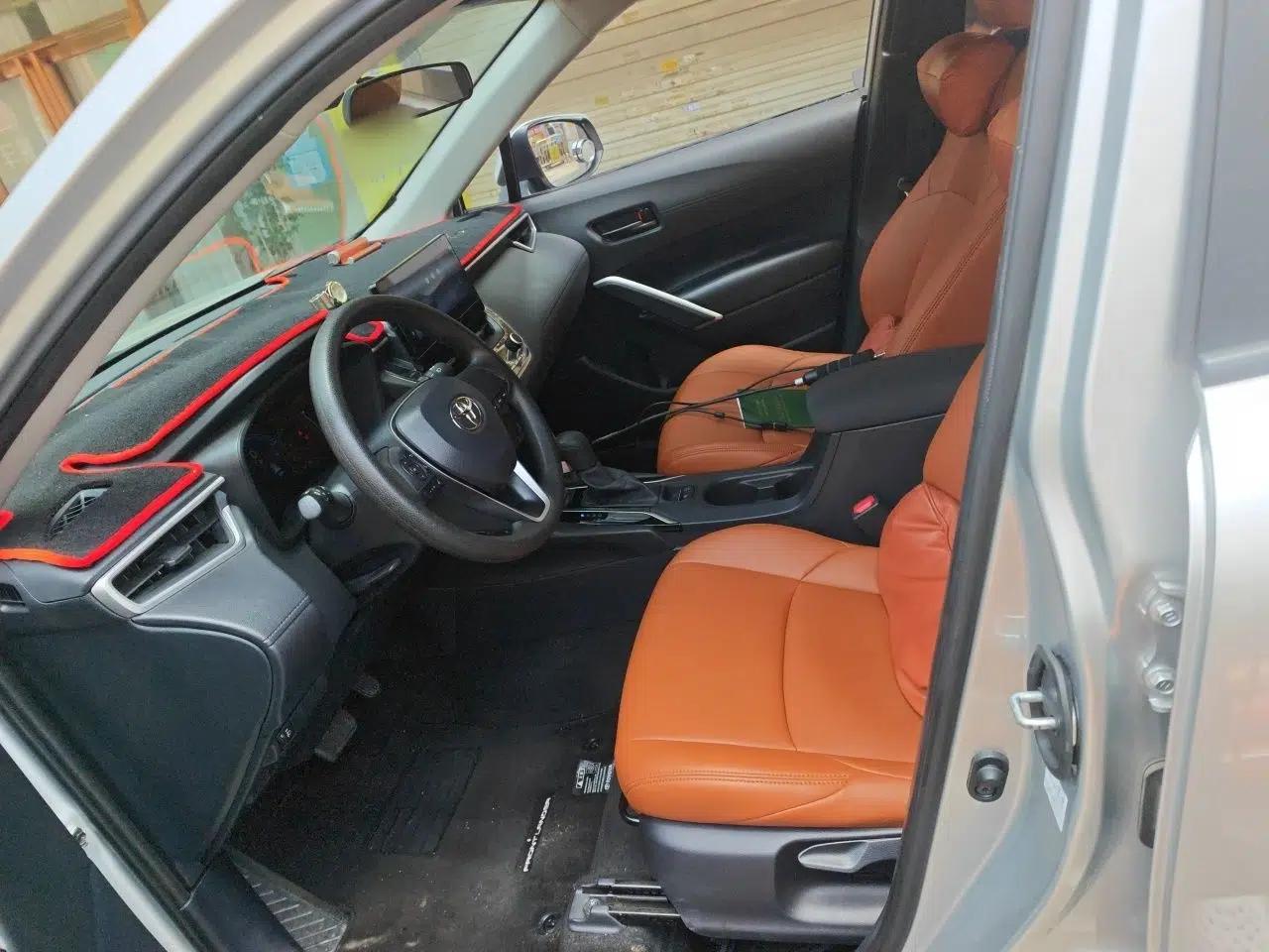 Toyota FRONTLANDER 2024 2.0L CVT Elite Edition — миниатюра 15