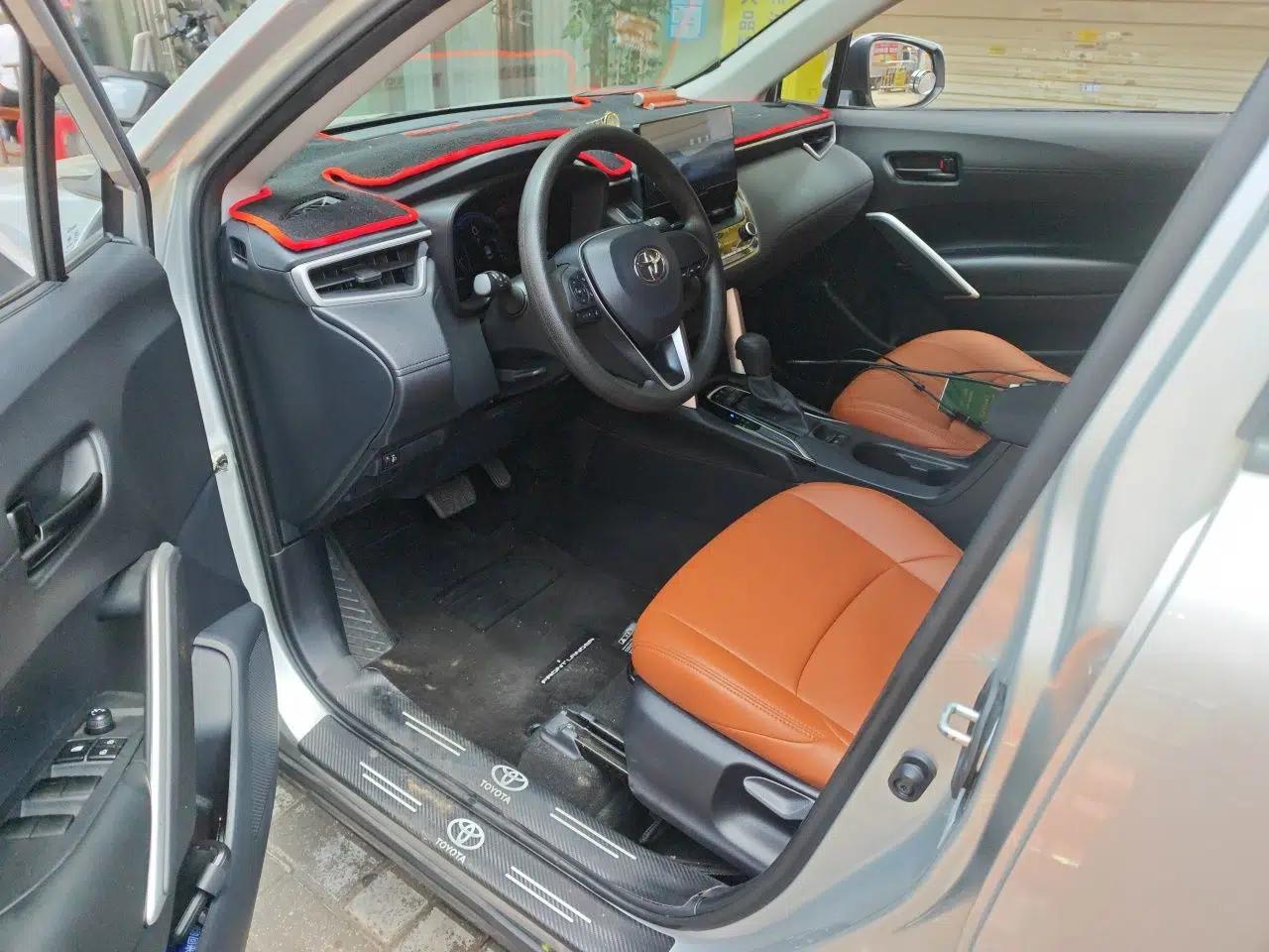 Toyota FRONTLANDER 2024 2.0L CVT Elite Edition — миниатюра 16