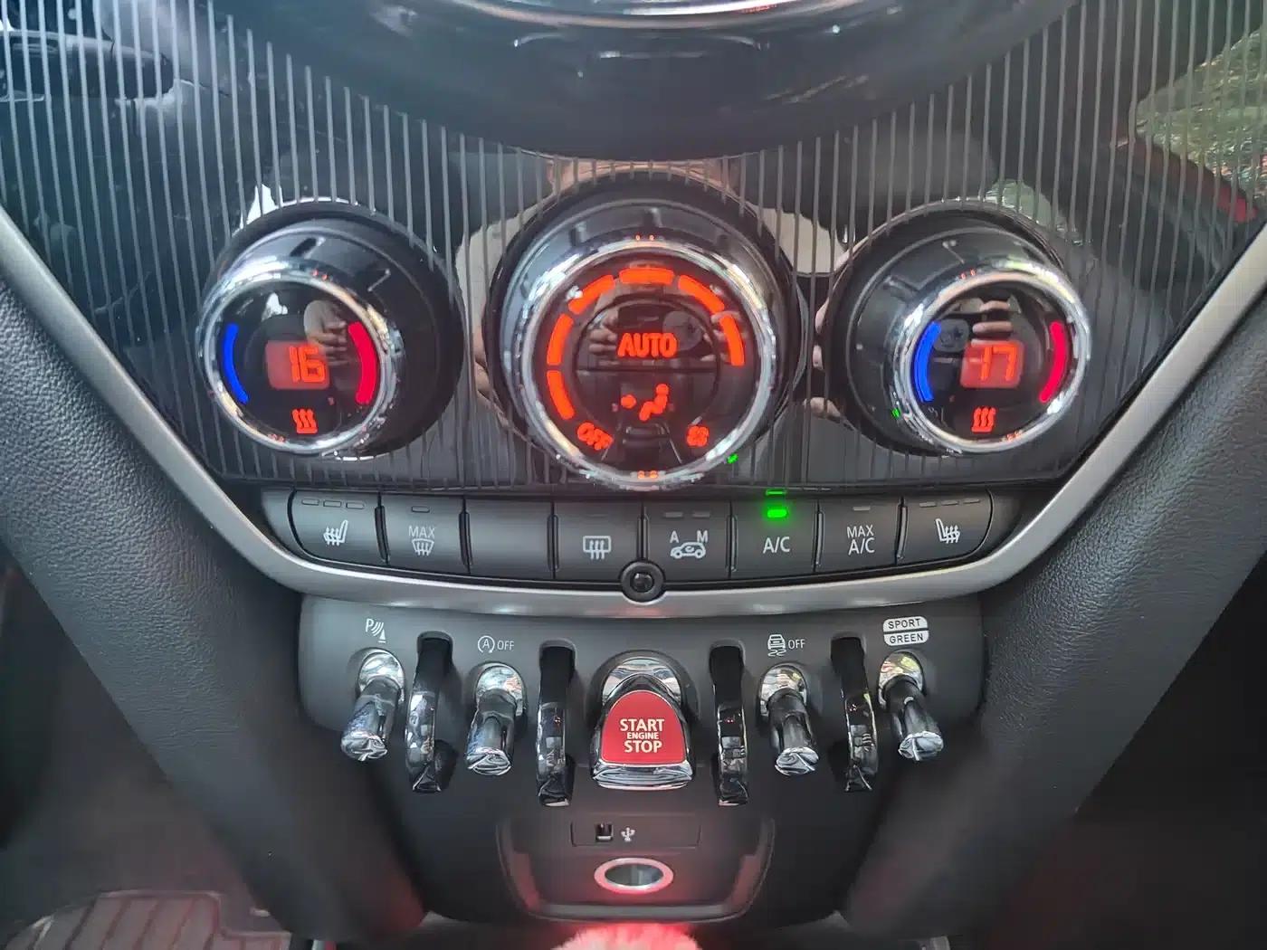 2022 MINI COUNTRYMAN 2.0T COOPER S ALL4 Unruly Special Edition — миниатюра 16