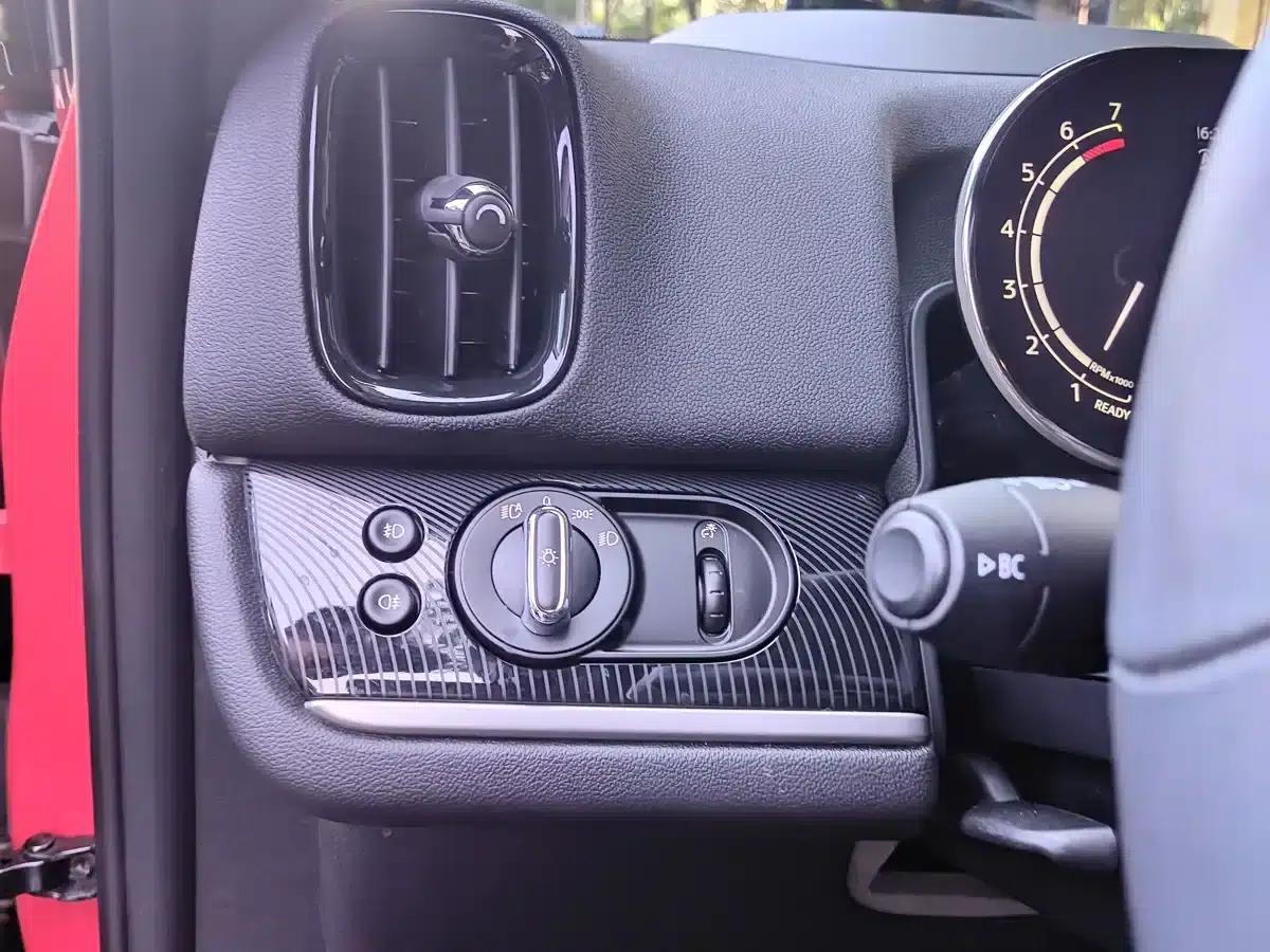 2022 MINI COUNTRYMAN 2.0T COOPER S ALL4 Unruly Special Edition — миниатюра 7
