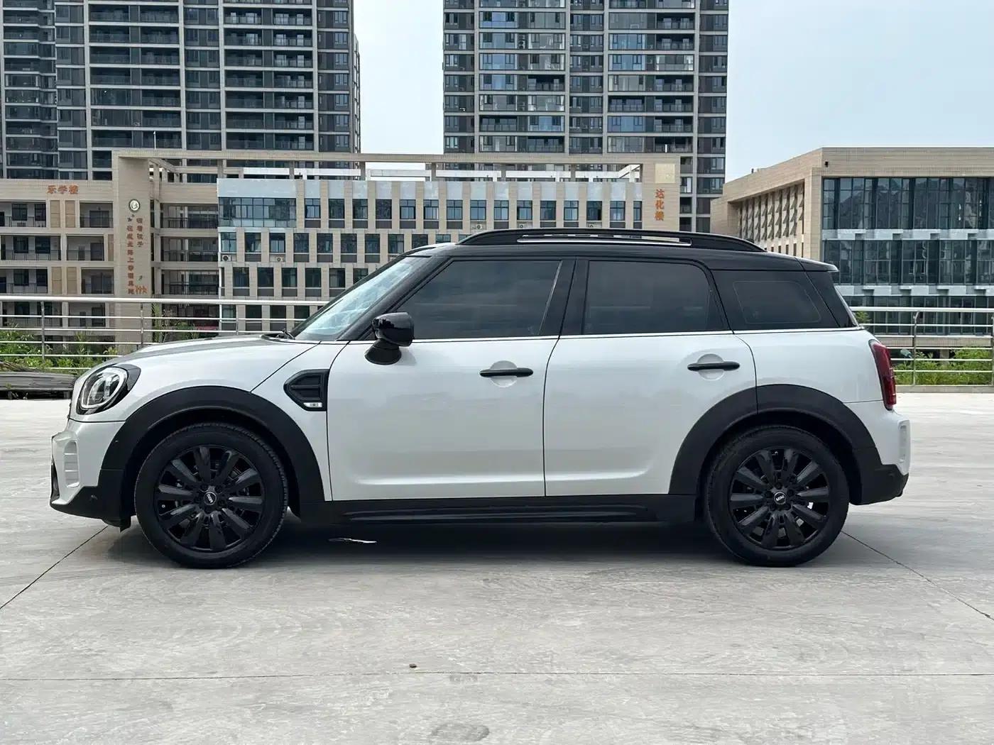 2022 MINI COUNTRYMAN Facelift 1.5T COOPER ALL4 — миниатюра 7