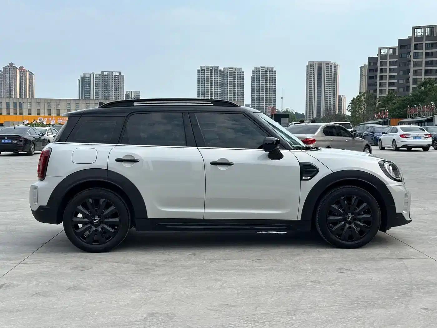 2022 MINI COUNTRYMAN Facelift 1.5T COOPER ALL4 — миниатюра 8