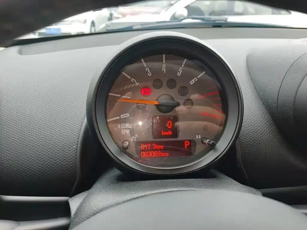 2016 MINI COUNTRYMAN 1.6T COOPER ALL4 Fun for Gear Enthusiasts — миниатюра 12