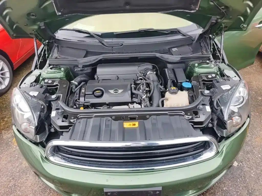 2016 MINI COUNTRYMAN 1.6T COOPER ALL4 Fun for Gear Enthusiasts — миниатюра 20