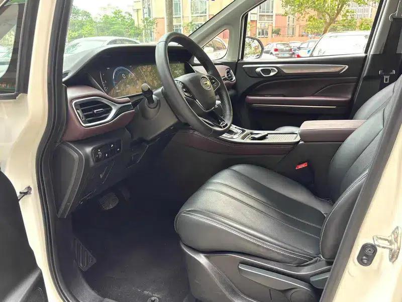 Trumpchi M6 2021 270T Automatic Premium Edition 7-seater — миниатюра 9