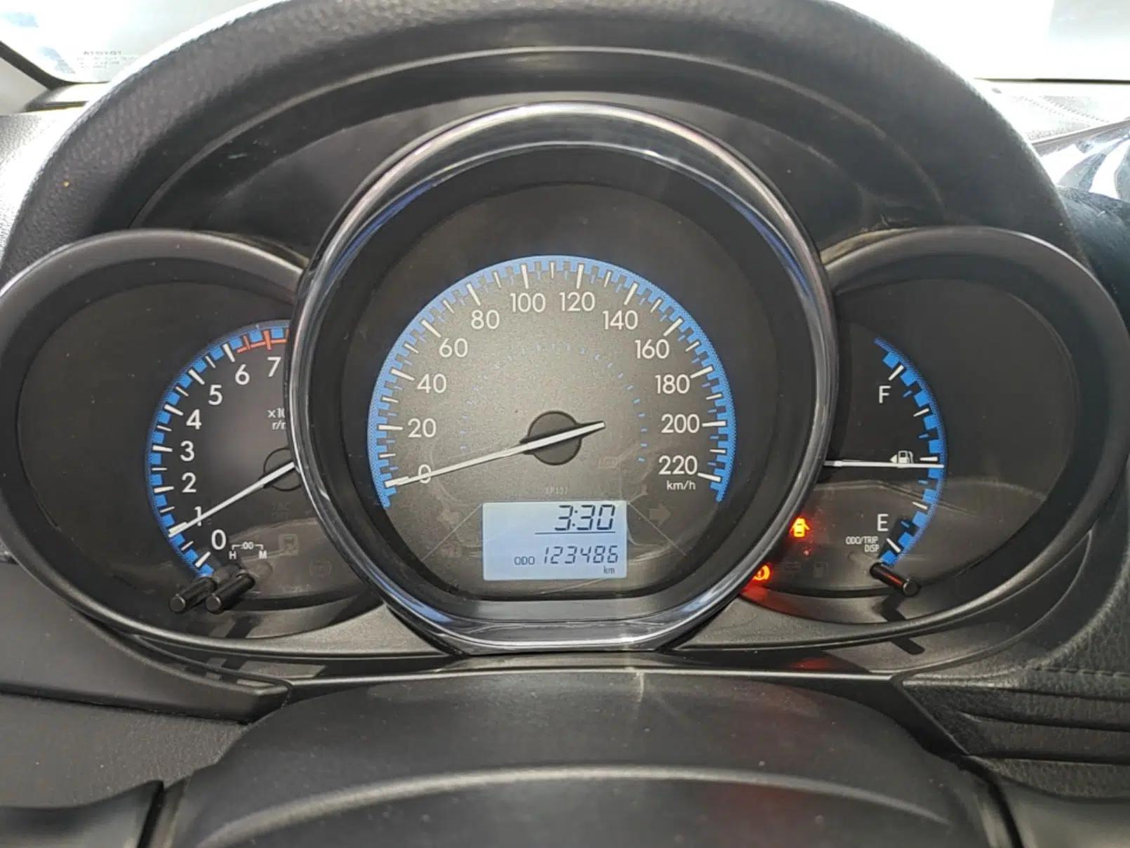 Toyota Vios 2017 1.5L Manual Trend Edition — миниатюра 14