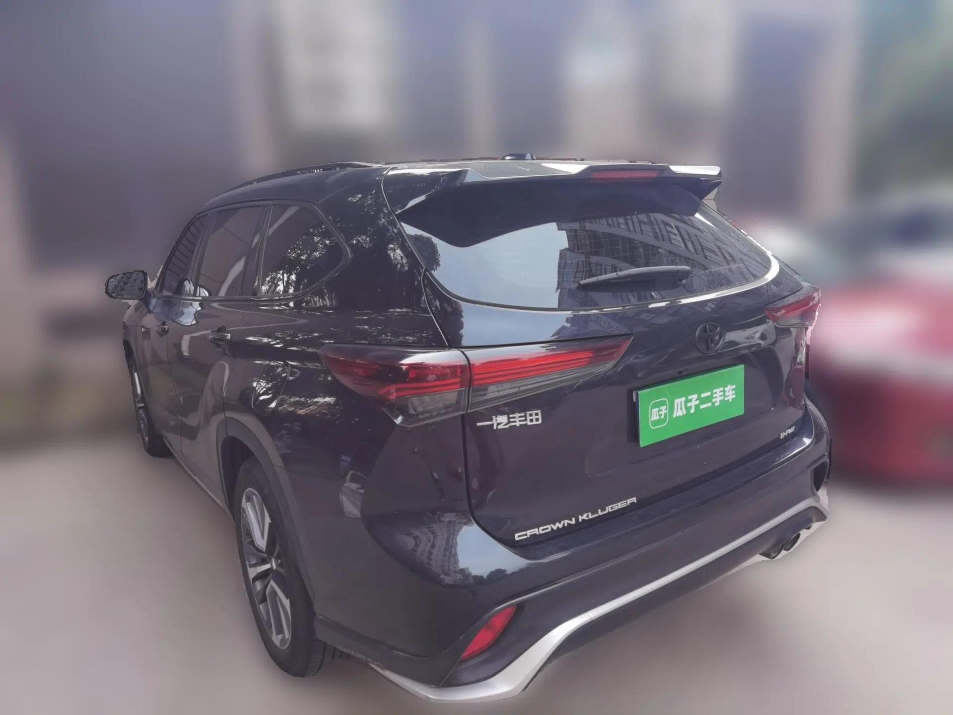 Toyota Crown Kluger 2024 2.5L HEV Four-Wheel Drive Luxury Edition — миниатюра 4