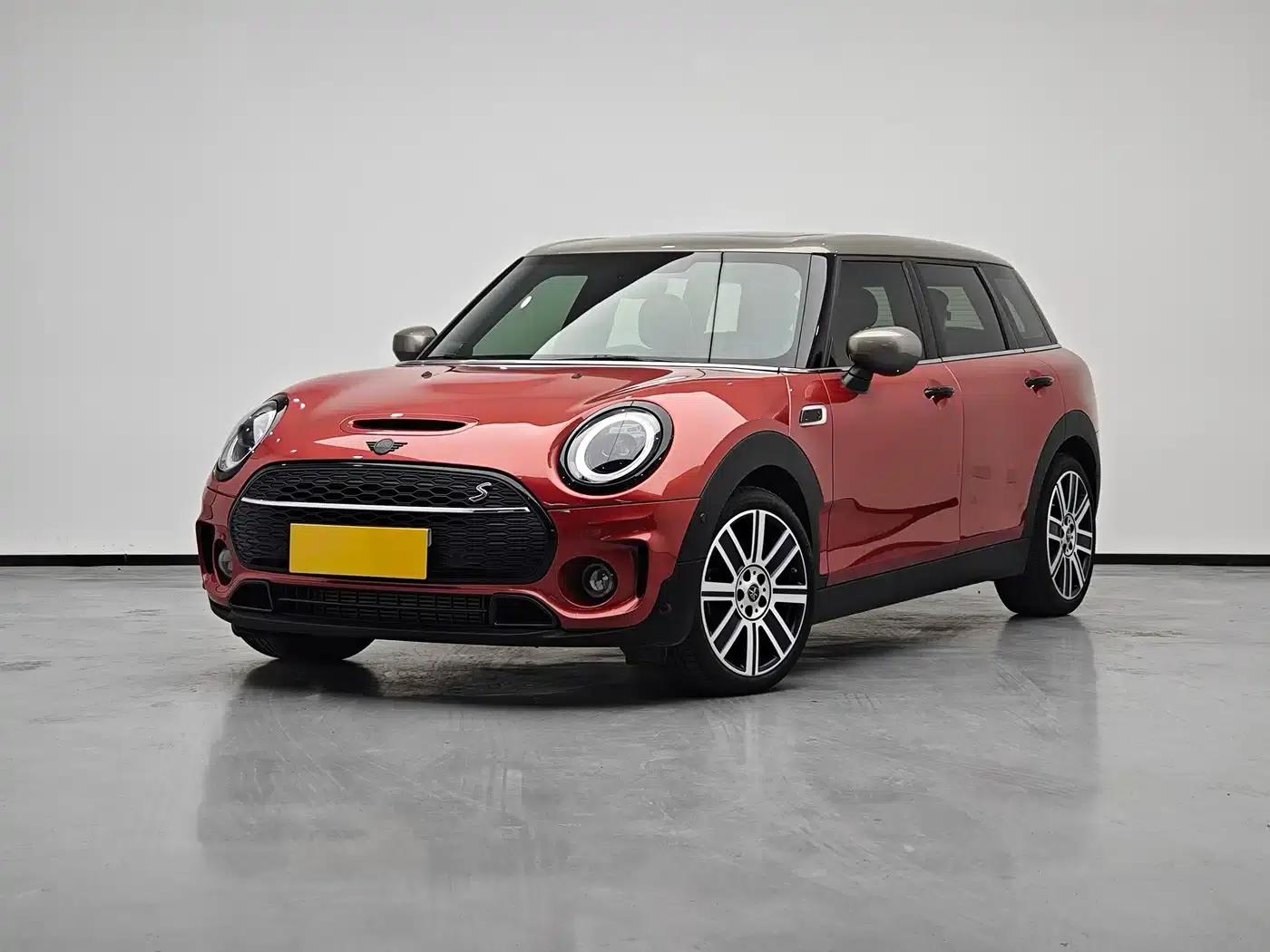 2023 MINI CLUBMAN 2.0T COOPER S Connoisseur — миниатюра 1