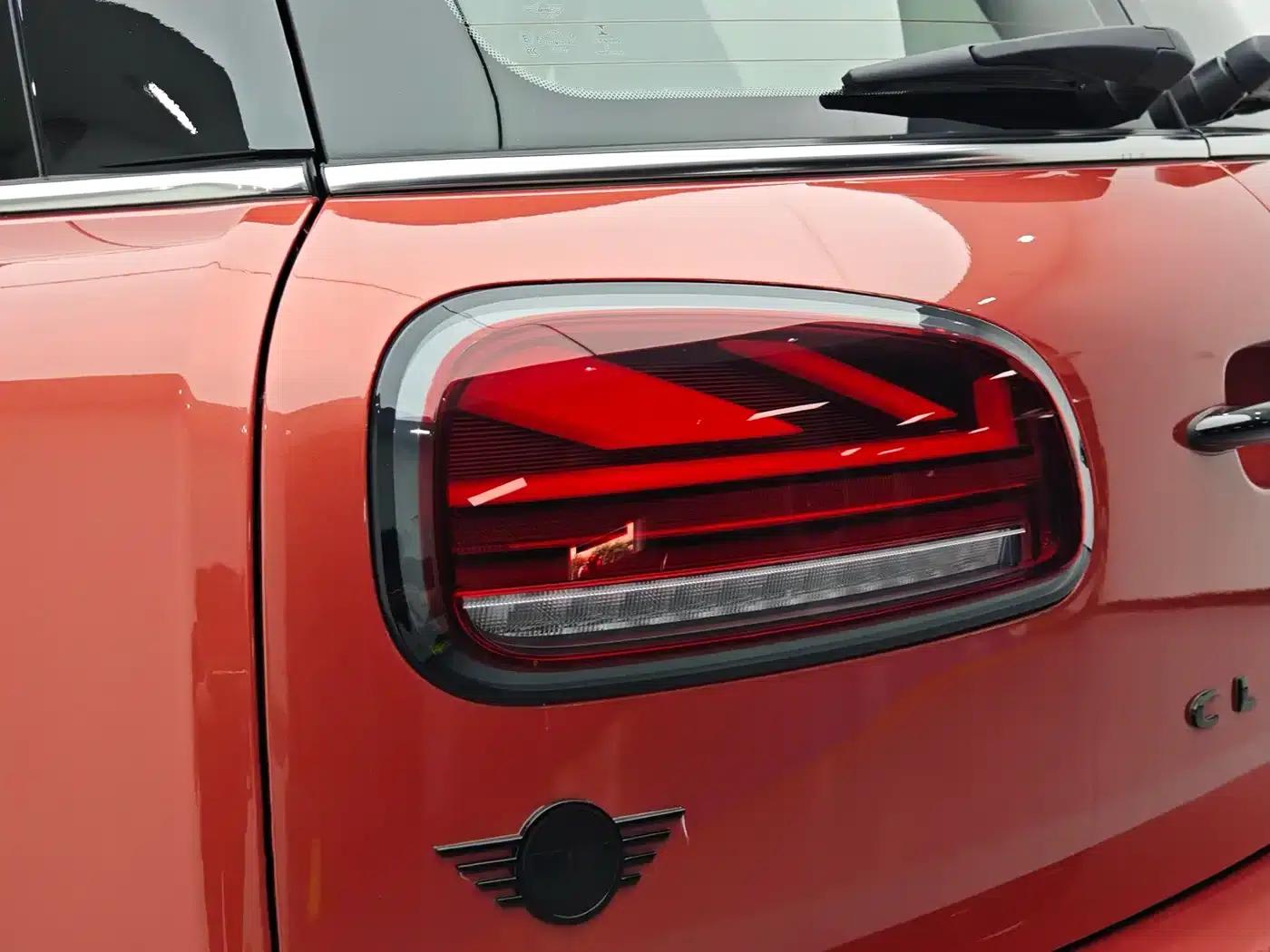 2023 MINI CLUBMAN 2.0T COOPER S Connoisseur — миниатюра 12