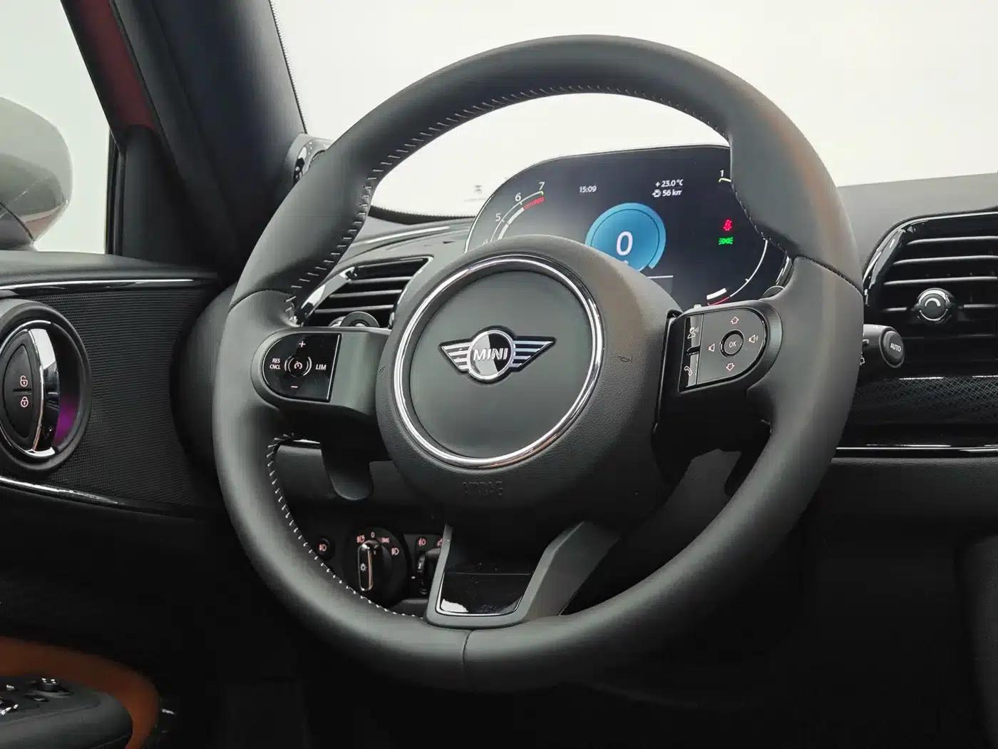 2023 MINI CLUBMAN 2.0T COOPER S Connoisseur — миниатюра 14