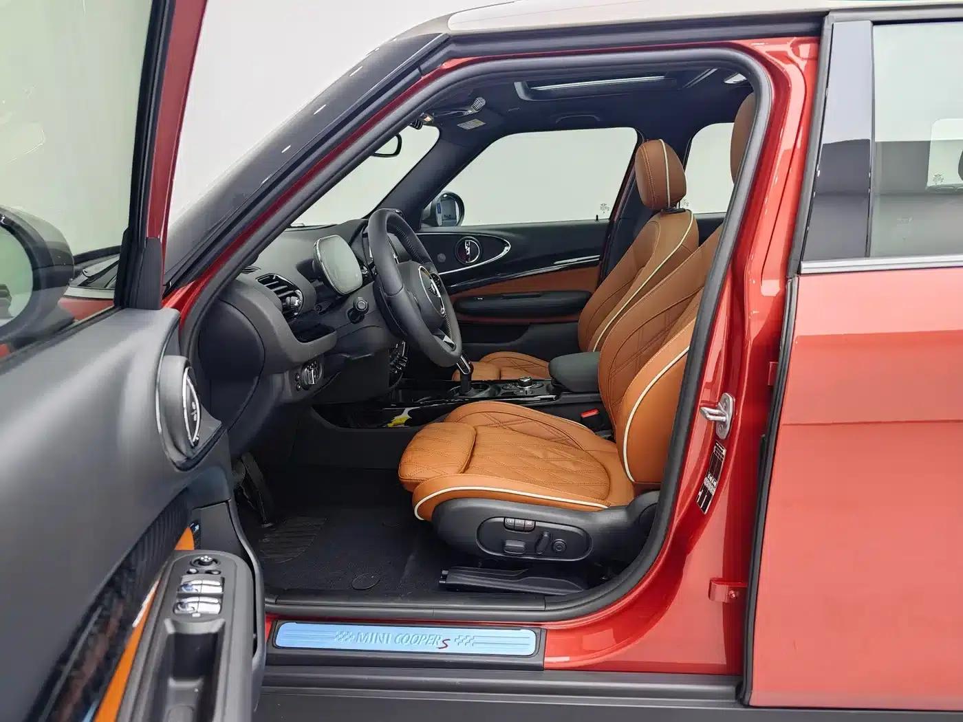 2023 MINI CLUBMAN 2.0T COOPER S Connoisseur — миниатюра 19