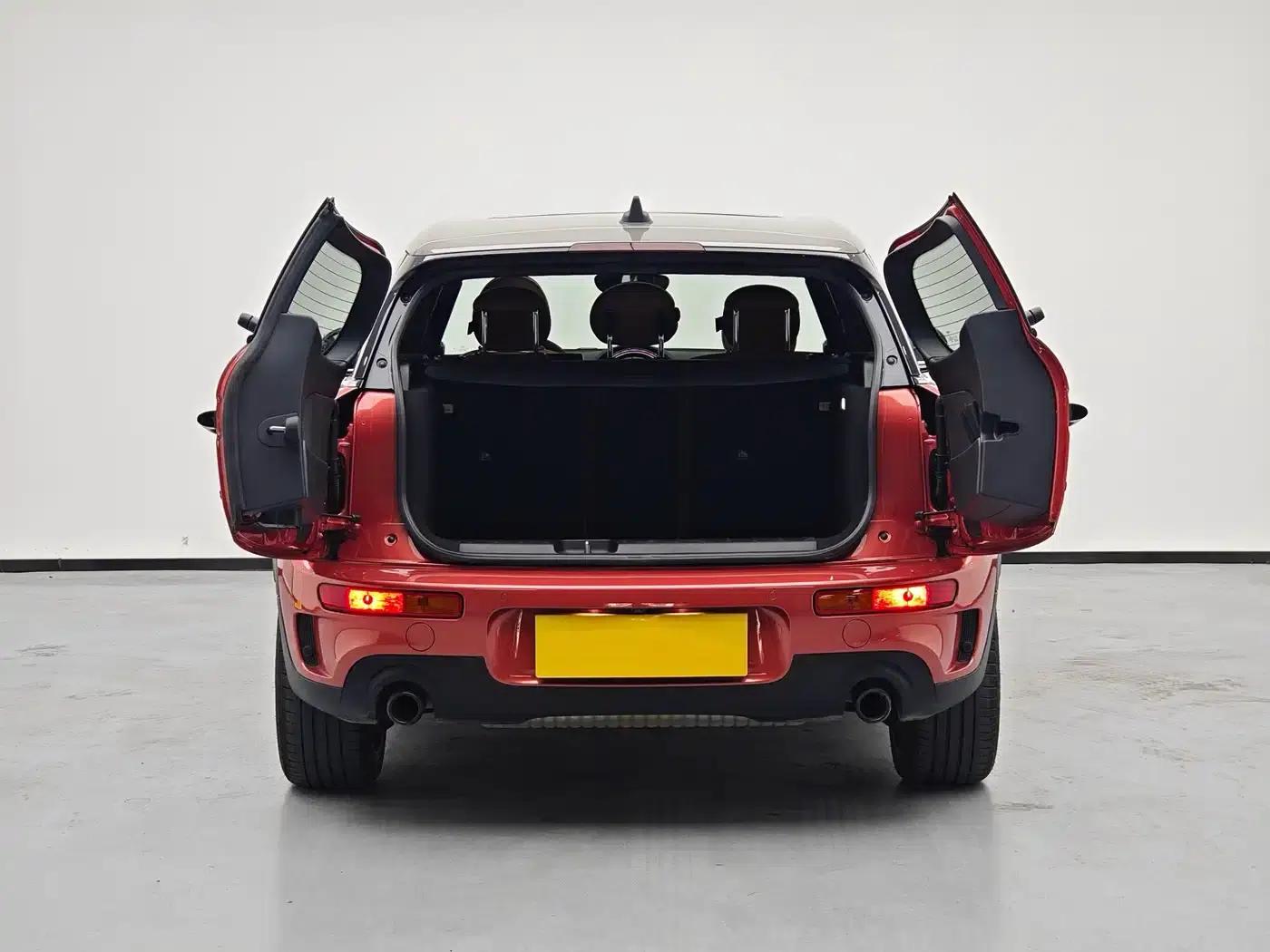 2023 MINI CLUBMAN 2.0T COOPER S Connoisseur — миниатюра 5